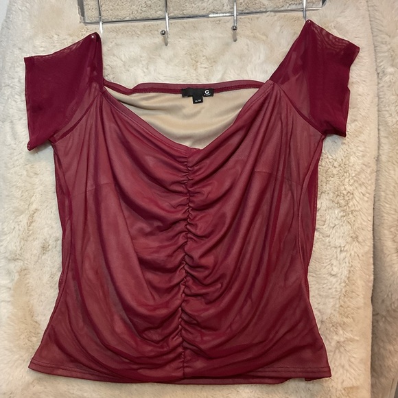 Guess off the shoulder top - Picture 2 of 4